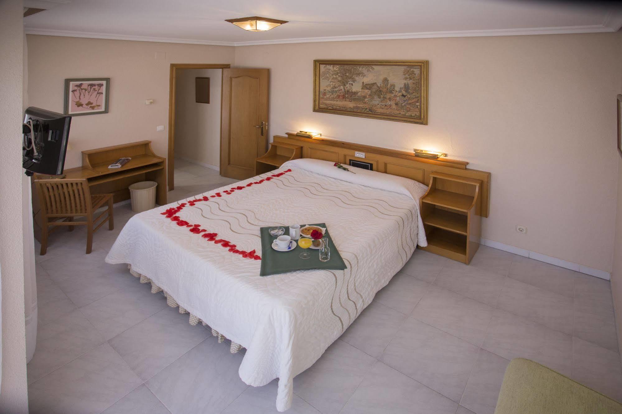 Hotel Don Rodrigo بالينثيا المظهر الخارجي الصورة